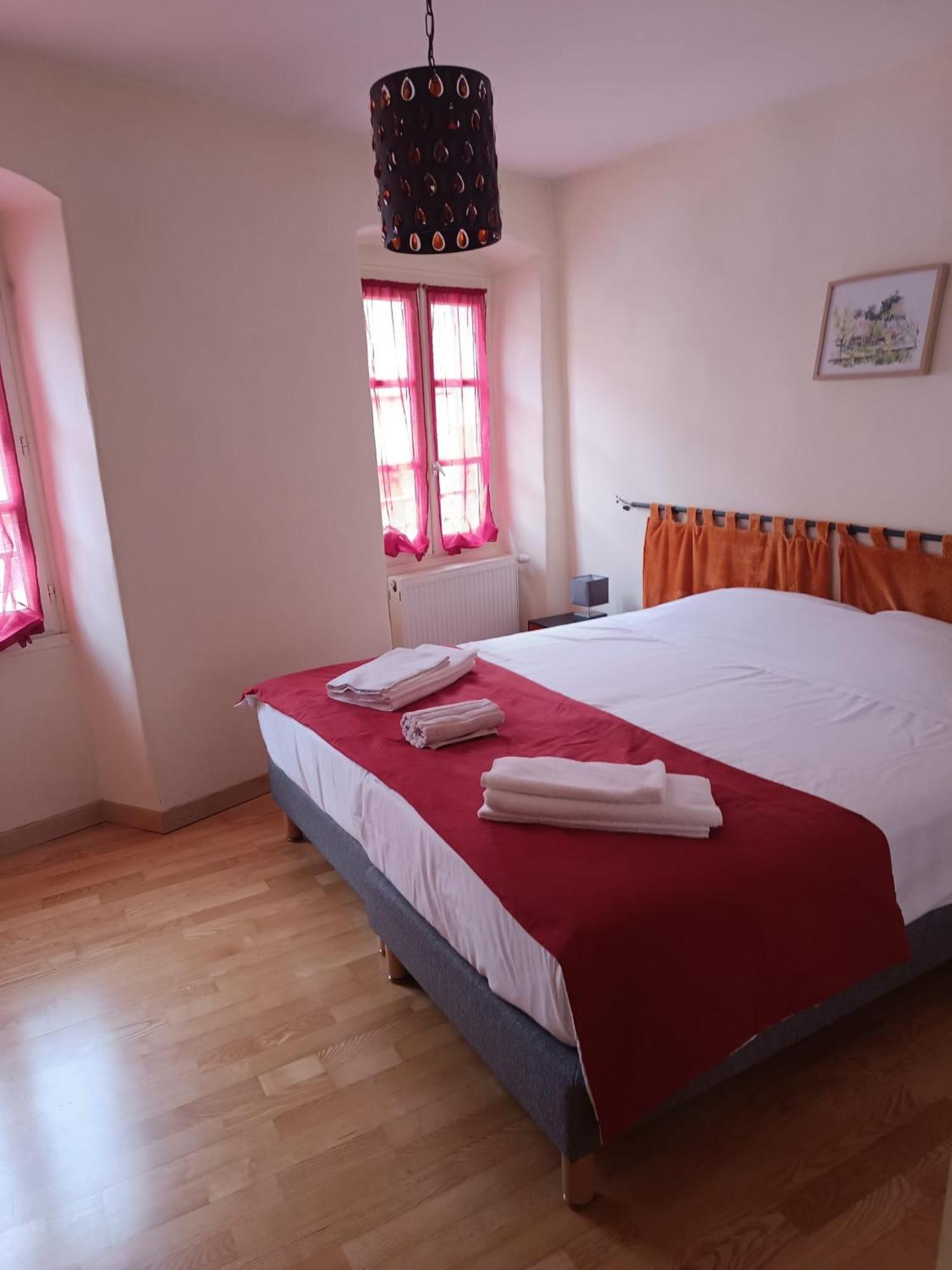 Relais Du Noble Voyageur Hotel Brioude Bagian luar foto