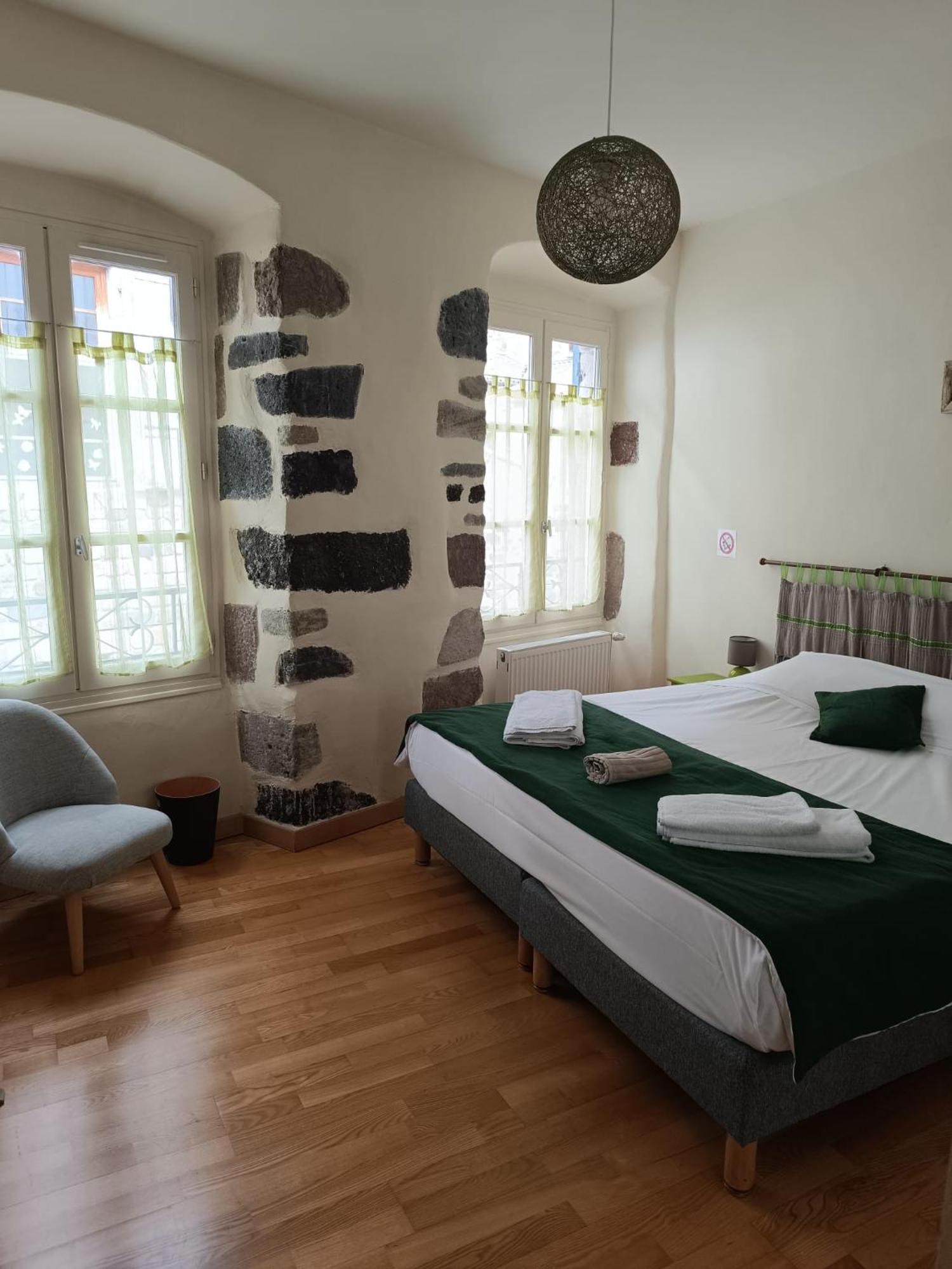 Relais Du Noble Voyageur Hotel Brioude Bagian luar foto